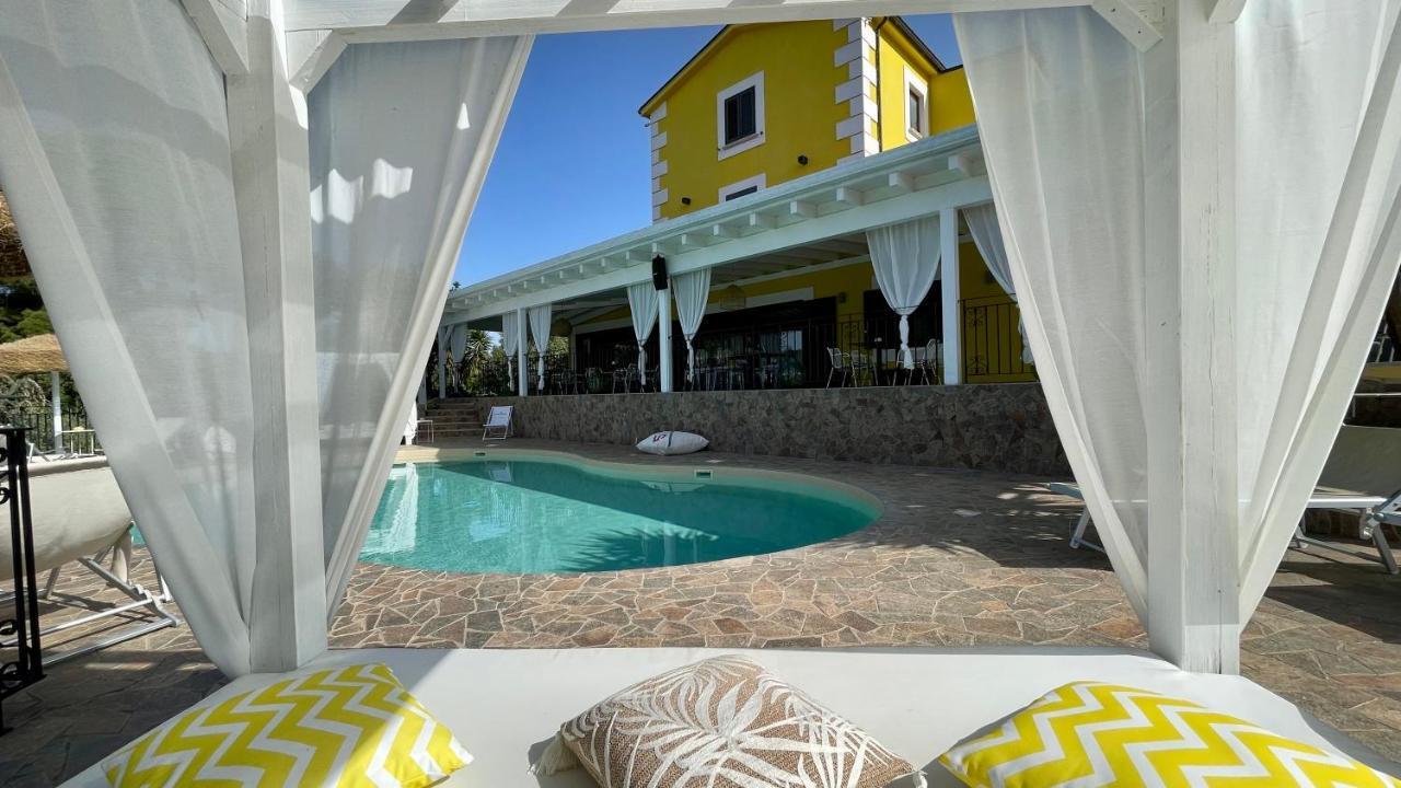 Borgo Del Nespolo Bed & Breakfast Peschici Exterior foto