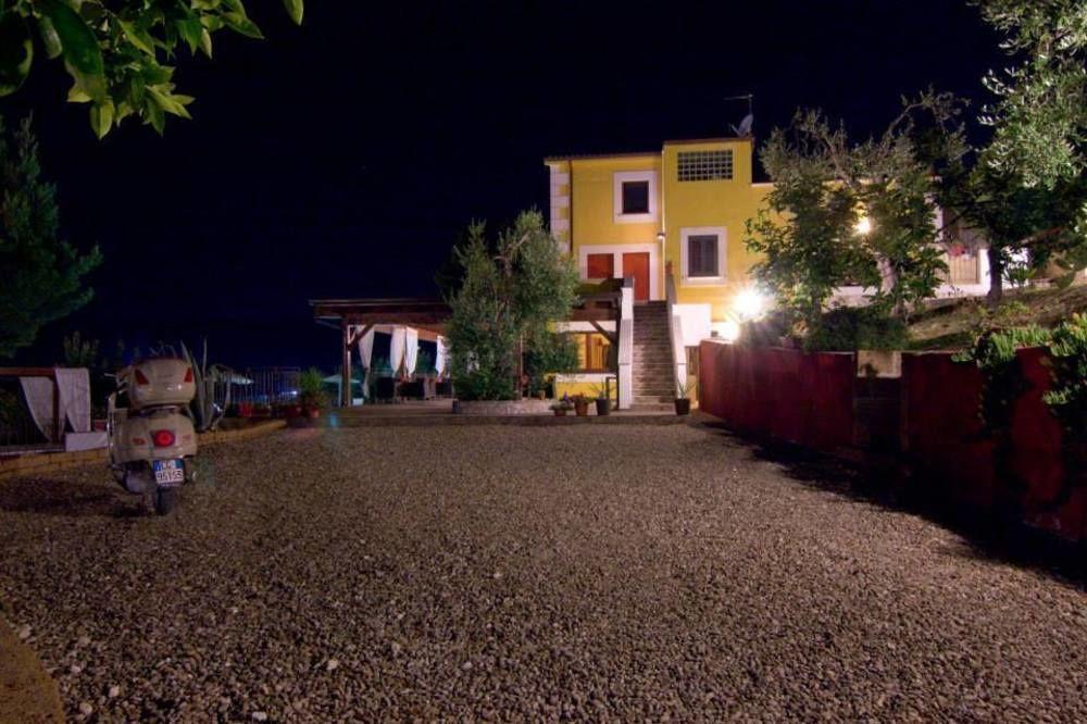 Borgo Del Nespolo Bed & Breakfast Peschici Exterior foto